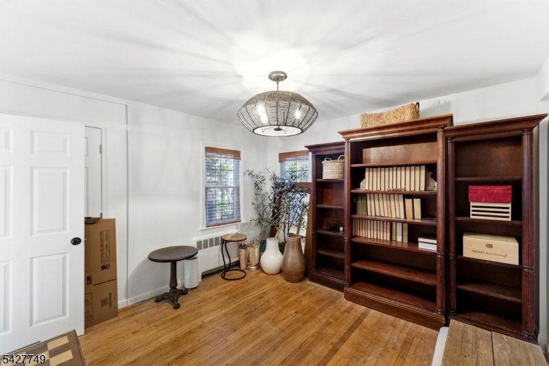 1115 Tuxedo Sq