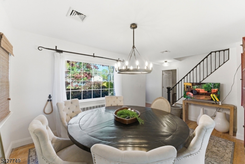 1115 Tuxedo Sq