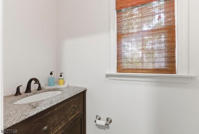1115 Tuxedo Sq