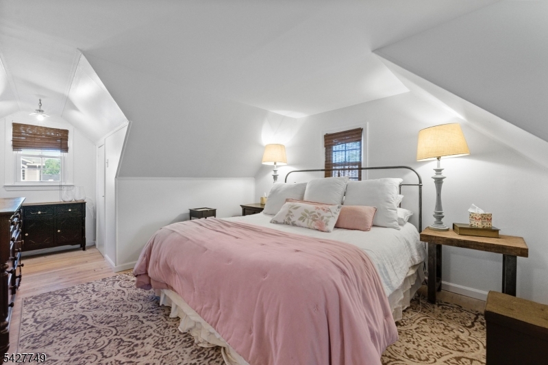 1115 Tuxedo Sq