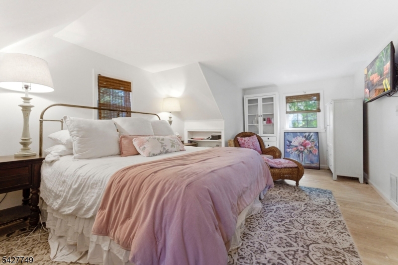 1115 Tuxedo Sq
