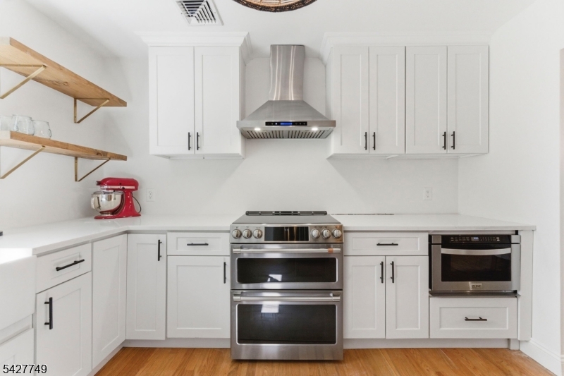 1115 Tuxedo Sq