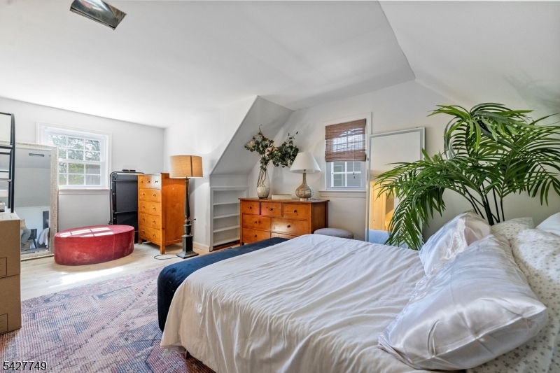 1115 Tuxedo Sq