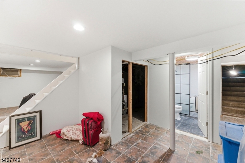 1115 Tuxedo Sq