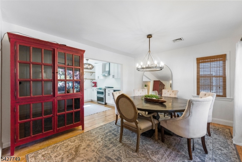 1115 Tuxedo Sq