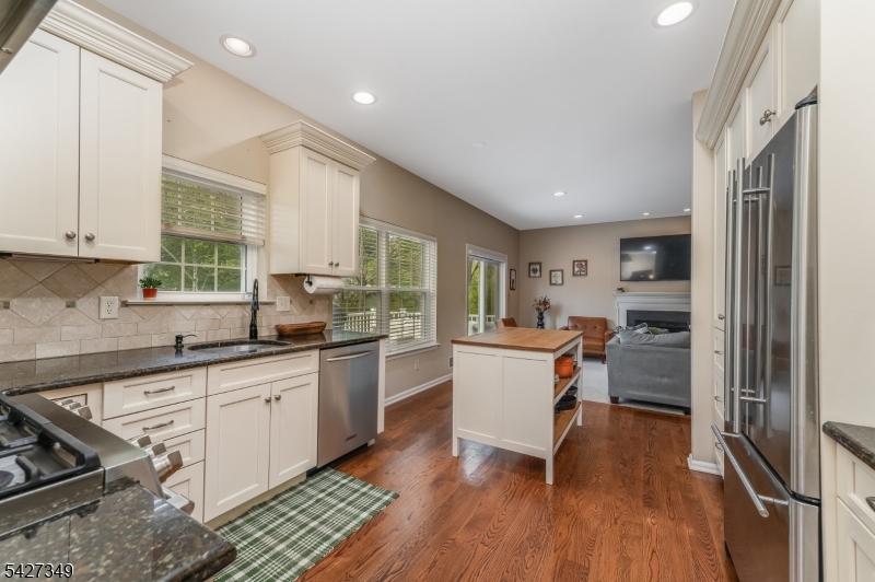 45 GRANDIN COURT