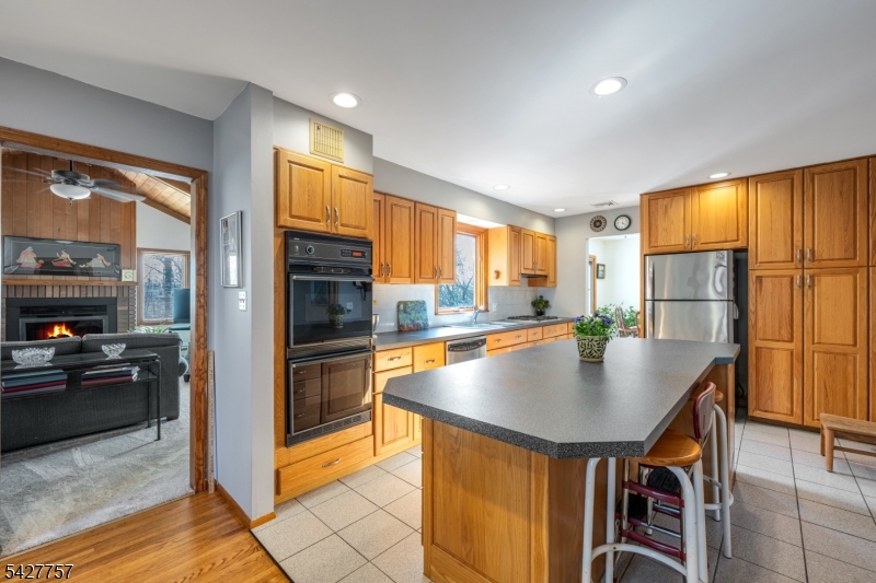 10 Woodmere Rd