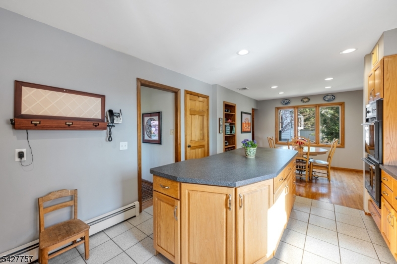 10 Woodmere Rd