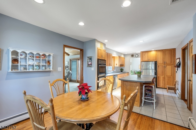 10 Woodmere Rd
