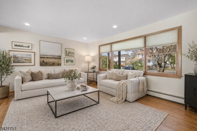 10 Woodmere Rd