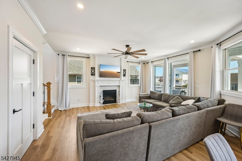 65 Sylvia Ln