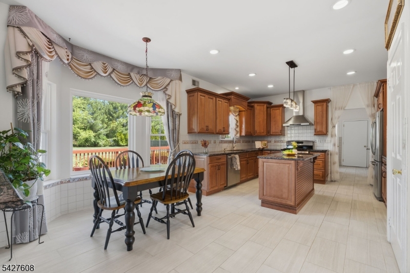 14 Zeller Dr