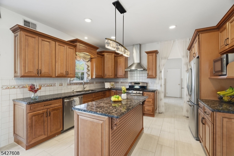 14 Zeller Dr