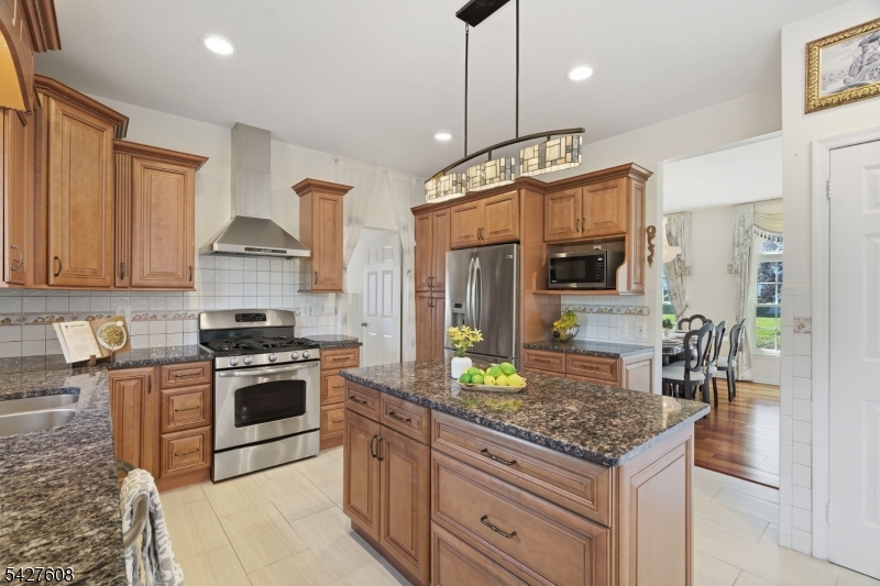 14 Zeller Dr