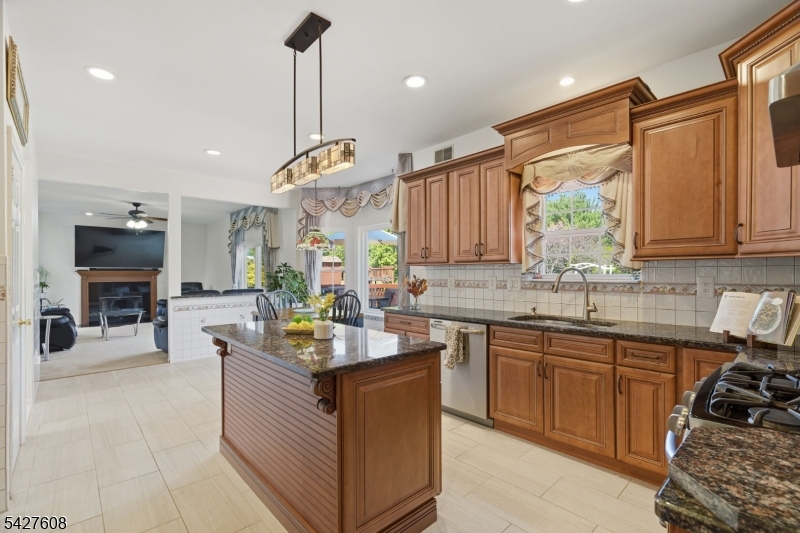 14 Zeller Dr