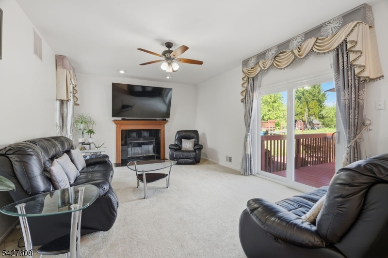 14 Zeller Dr