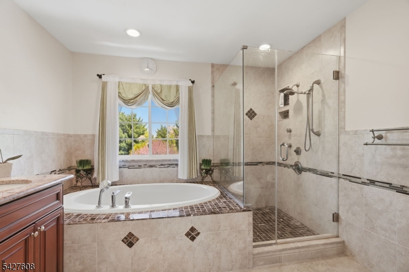 14 Zeller Dr
