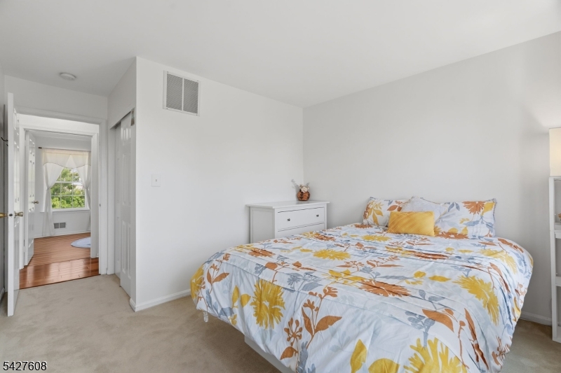 14 Zeller Dr