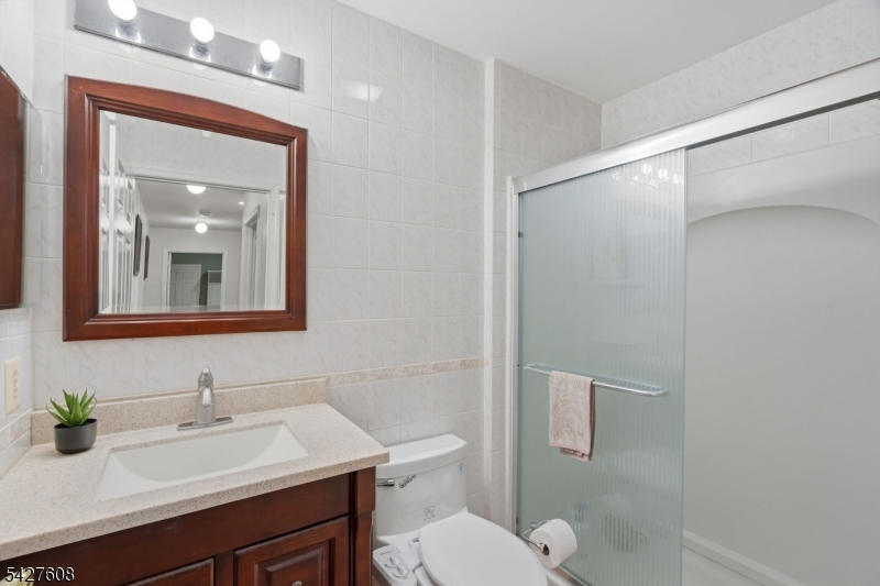 14 Zeller Dr