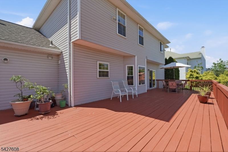 14 Zeller Dr