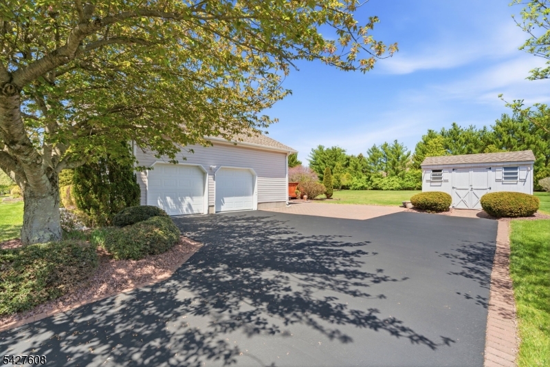 14 Zeller Dr