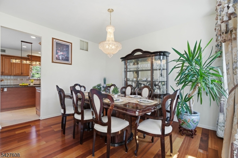 14 Zeller Dr