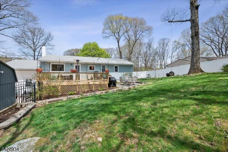 77 Brooklyn Rd