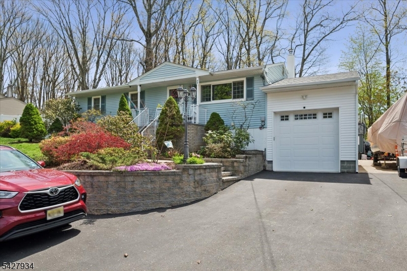 77 Brooklyn Rd