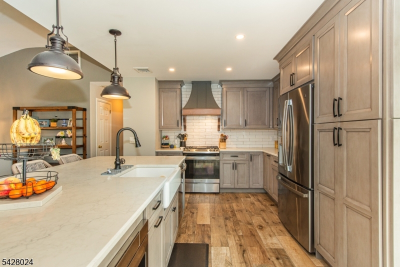 15 Windsor Dr
