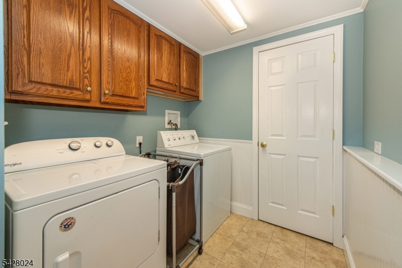 15 Windsor Dr
