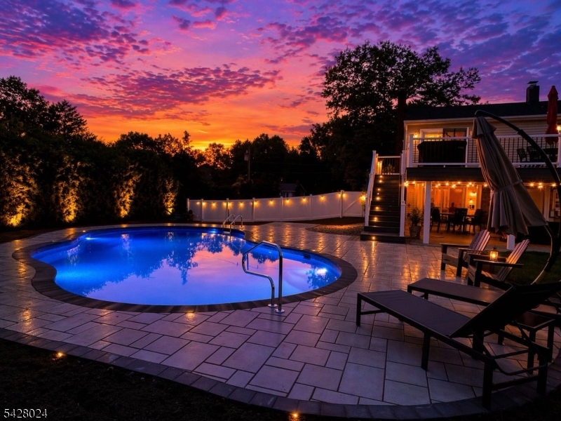 15 Windsor Dr