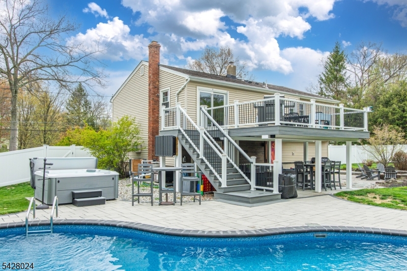 15 Windsor Dr