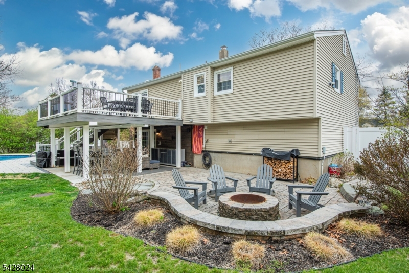 15 Windsor Dr