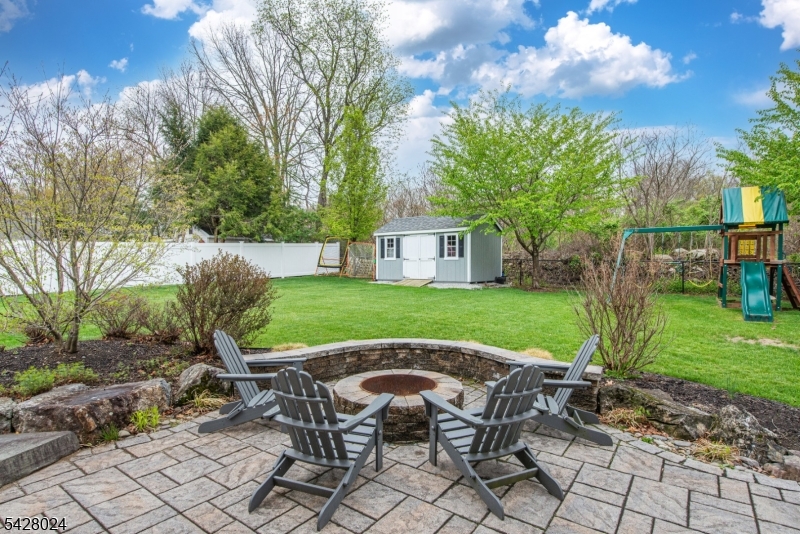 15 Windsor Dr