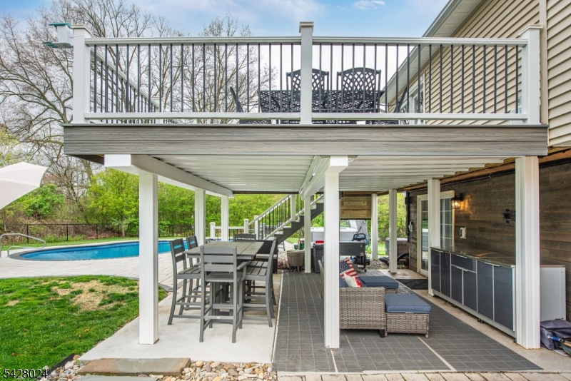 15 Windsor Dr