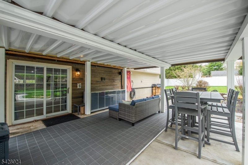 15 Windsor Dr