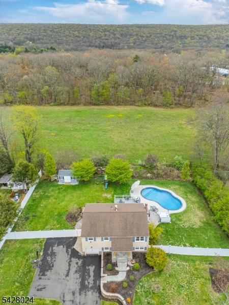 15 Windsor Dr