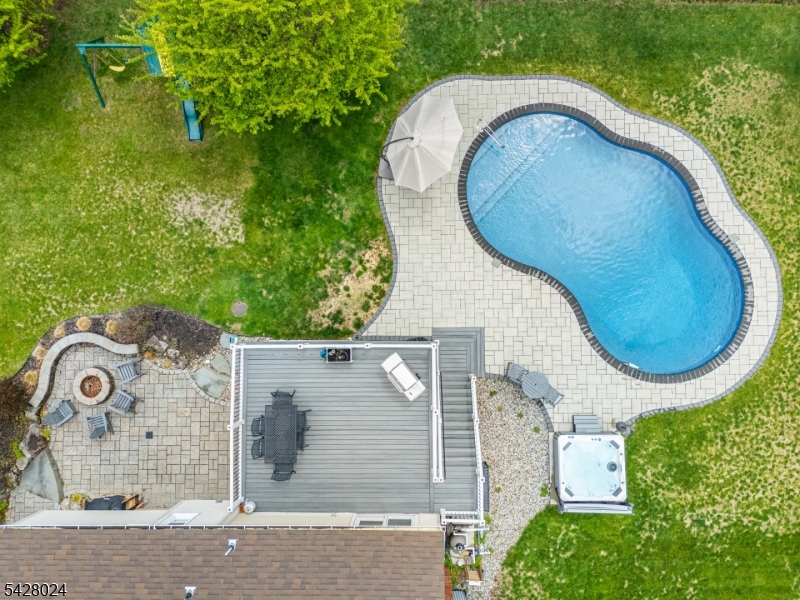 15 Windsor Dr