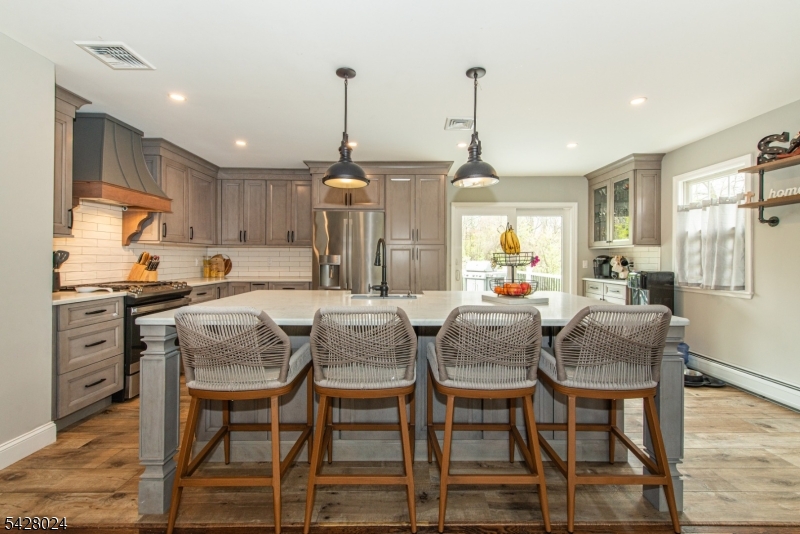 15 Windsor Dr