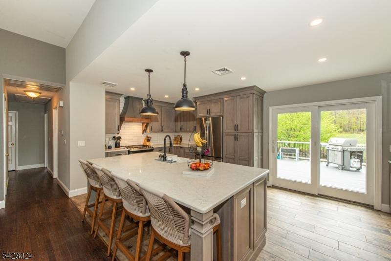 15 Windsor Dr