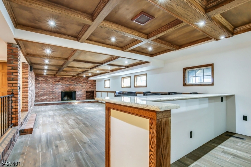 1008 Mary Allen Ln