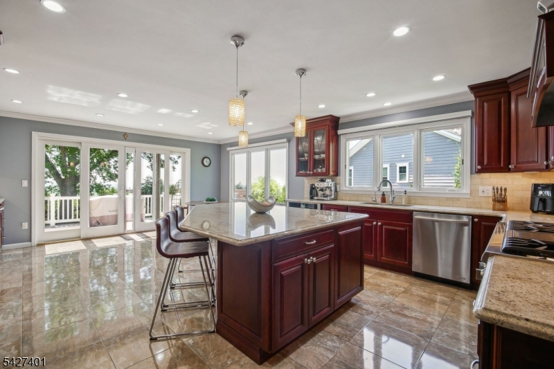 1008 Mary Allen Ln