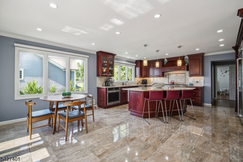 1008 Mary Allen Ln