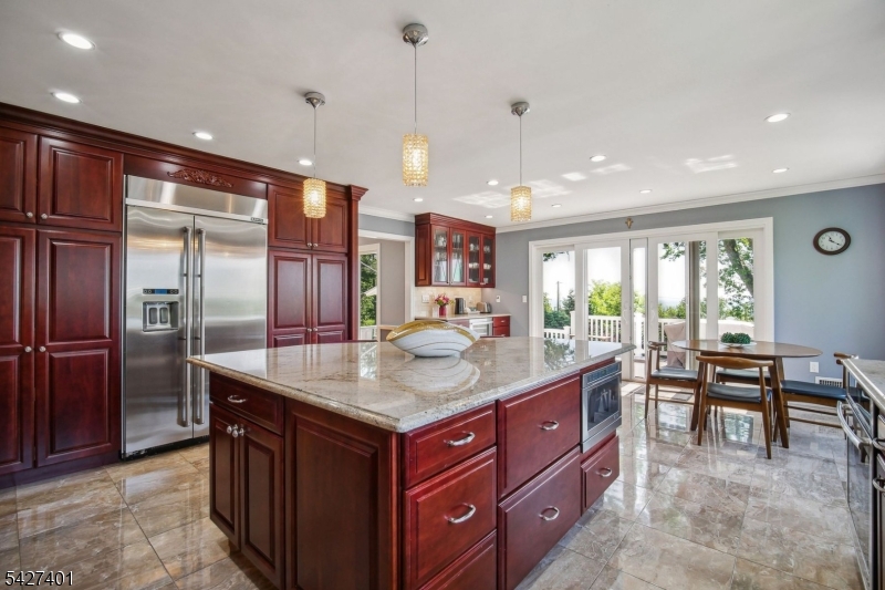 1008 Mary Allen Ln