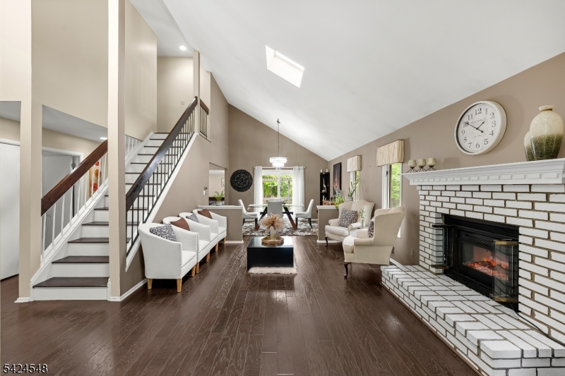 45 Ditmars Cir