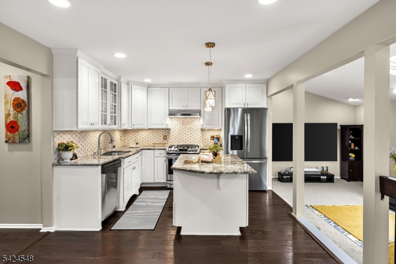 45 Ditmars Cir
