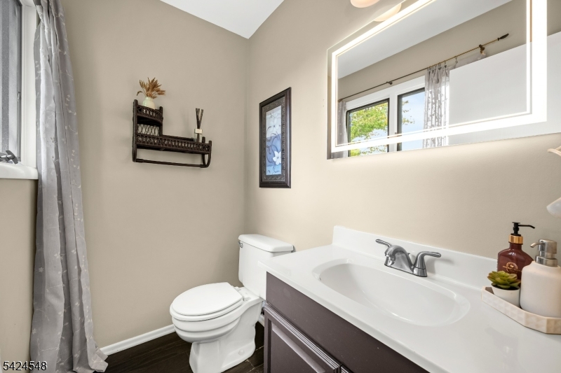 45 Ditmars Cir
