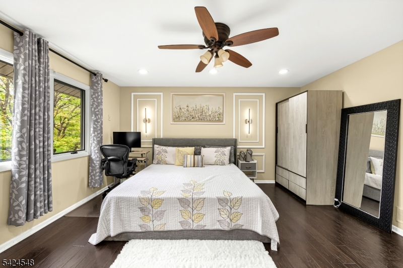 45 Ditmars Cir