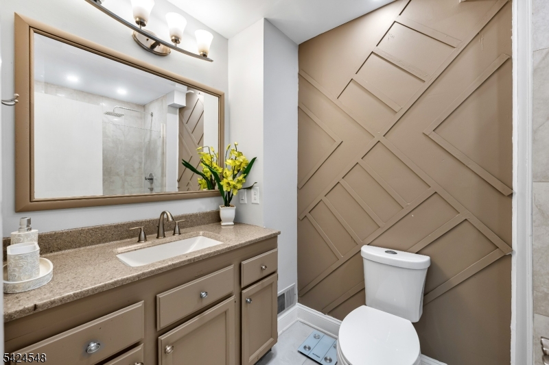 45 Ditmars Cir