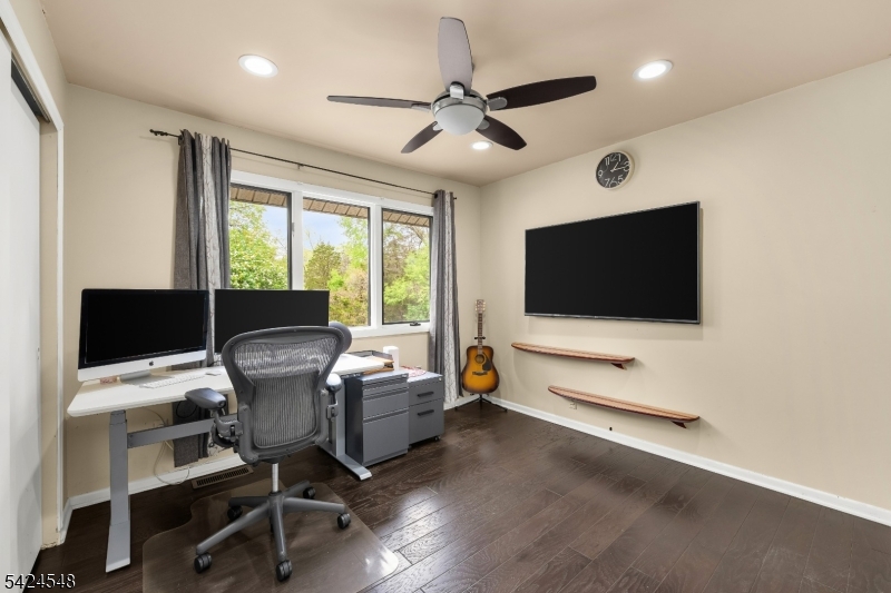 45 Ditmars Cir